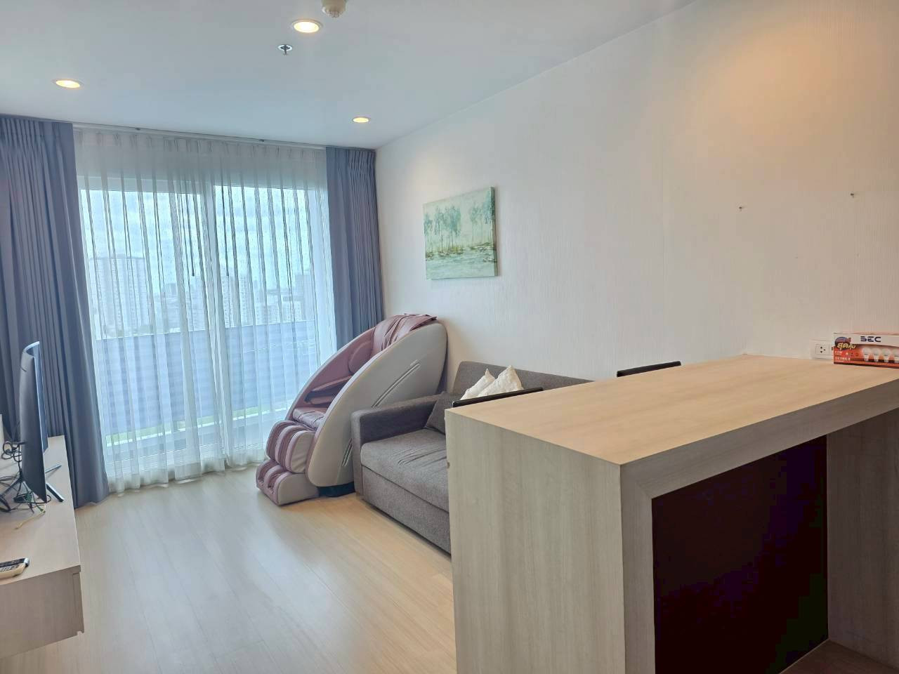 For rent, 2 bedrooms, well decorated, corner room, ready to move in. Rent 2 Bedroom Fully Furnished!