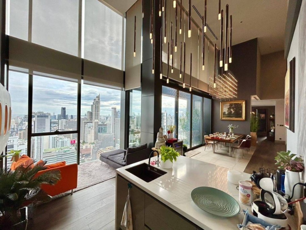 ♦ Luxury style ♦ ชั้น 35+ 300.00 ตร.ม. | 4 ห้องนอน วิวสวย | คอนโดใกล้ BTS เพชรบุรี 1 นาที, มศว. 3 นาที, เซ็นทรัล พระราม 9 7 นาที, โรงพยาบาลกรุงเทพ 9 นาที – รูปที่ 4