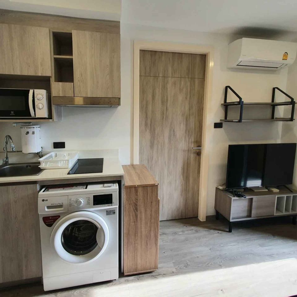 Rooms for rent very quickly Na Veera Phahol - Ari. If interested, contact Line: 0889656914. Hurry and say hello.