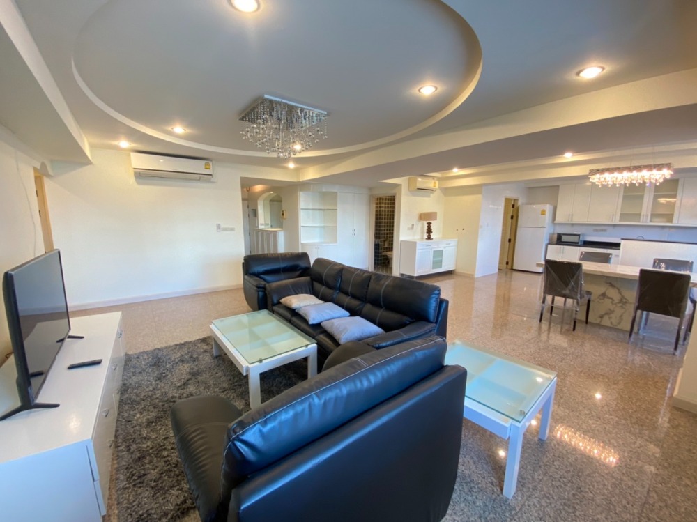 55,000 THB (160 SQM ) 3 Beds 2 Baths @BTS Phrom Phong 55,000 THB (160 SQM ) 3 Beds 2 Baths @BTS Phrom Phong