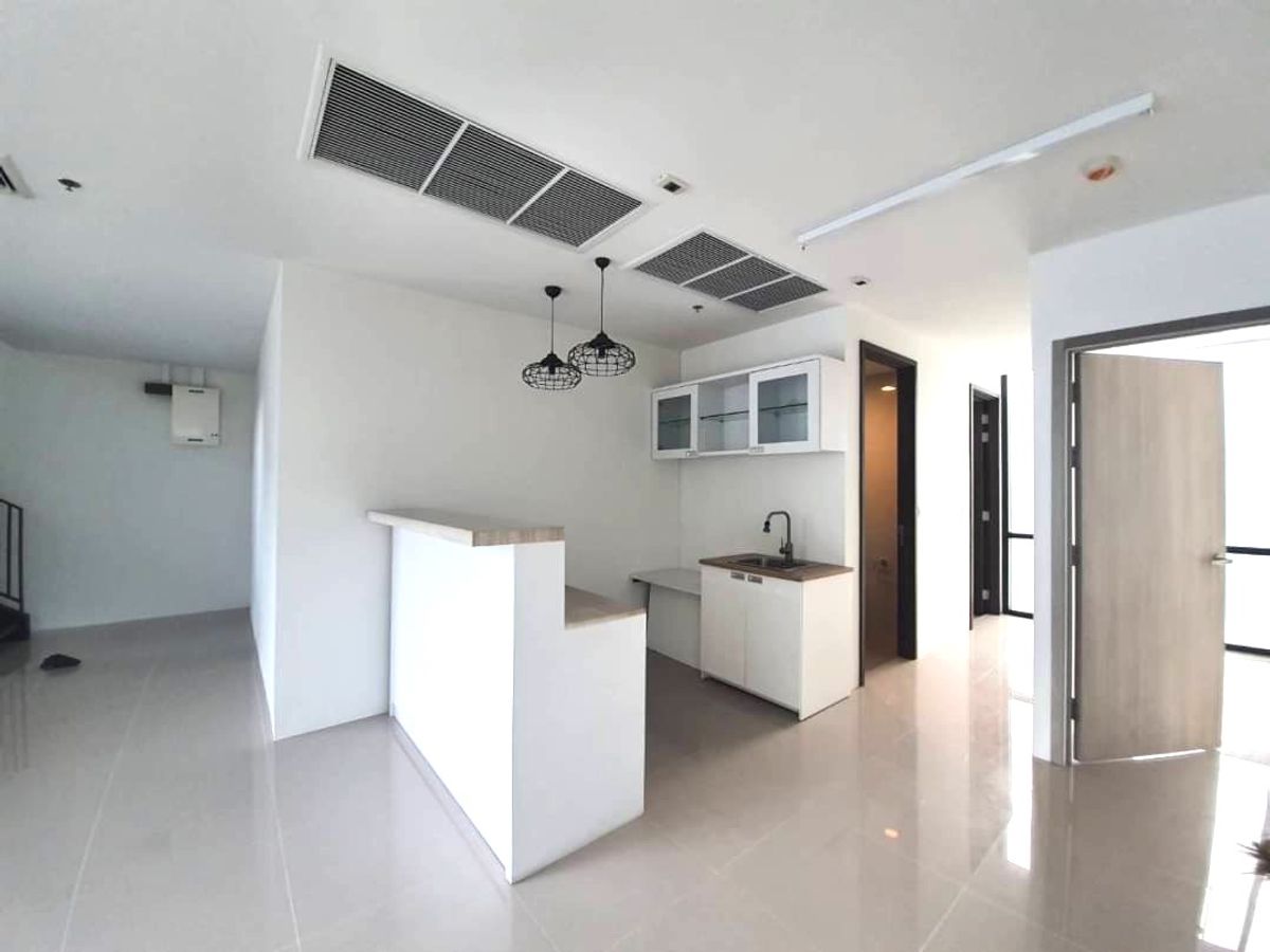 For Rent Shop in Whizdom Essence Condo, next to True Digital Park - size 162.49 sq.m. @130,000 Baht For Rent Shop in Whizdom Essence Condo, next to True Digital Park - size 162.49 sq.m. @130,000 Baht