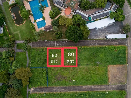Land for sale, suitable for building a house, Panchathap Park Pinklao project, area 80 sq m., opposite the project Clubhouse, special price!!!