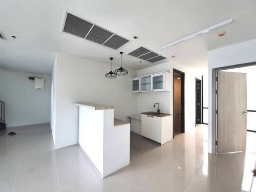 For Rent Shop in Whizdom Essence Condo, next to True Digital Park - size 162.49 sq.m. @130,000 Baht