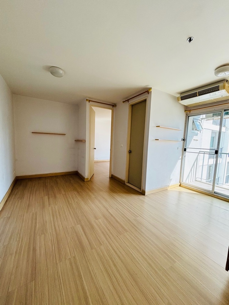 ขายด่วน ห้องเปล่า parkland srinakarin 1bed1bath 45sqm ขายด่วน ห้องเปล่า parkland srinakarin 1bed1bath 45sqm