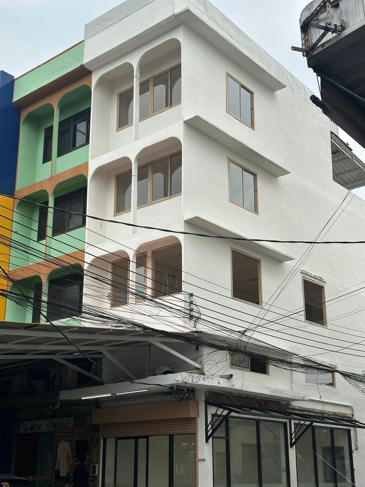 ขายด่วน !! อาคารพาณิชย์นวมินทร์ 52 ()