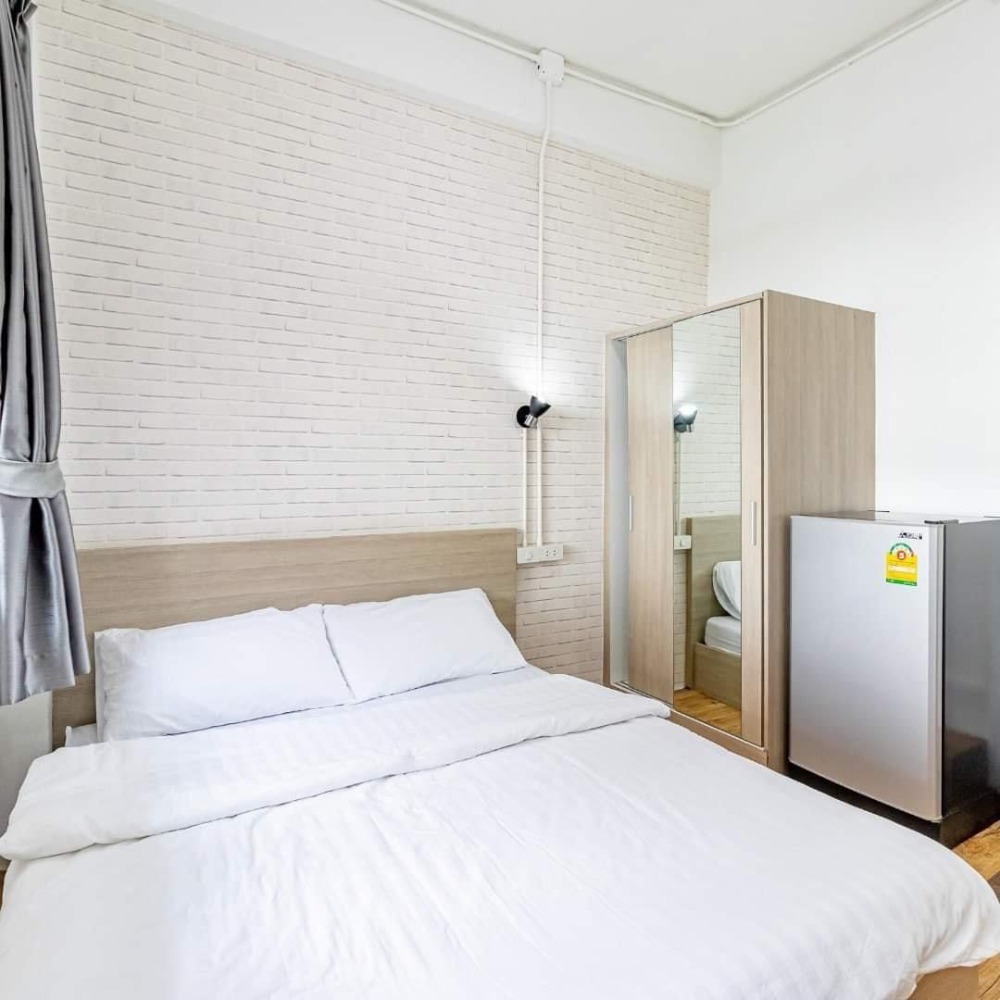 Line: @zimple_asset  Daily Apartment at Charansanitwong 92 Convenient to transportation, Quiet location, Close to Yanhee Hospital, Not far from MRT Bang Or station.