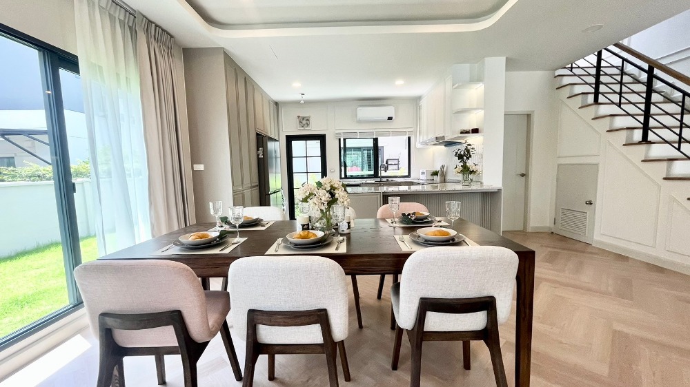 Detached house for rent in the Centro Bangna Project, near Mega Bangna — 170,000 THB per month. Detached house for rent in the Centro Bangna Project, near Mega Bangna — 170,000 THB per month.