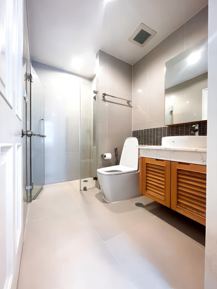● Prime Location ● ชั้น 0++ 95.00 ตร.ม. | 2 ห้องนอน 2 ห้องน้ำ | ใกล้ โรงพยาบาลสมิติเวช สุขุมวิท 4 นาที, BTS พร้อมพงษ์ 8 นาที, Emporium 8 นาที – รูปที่ 2