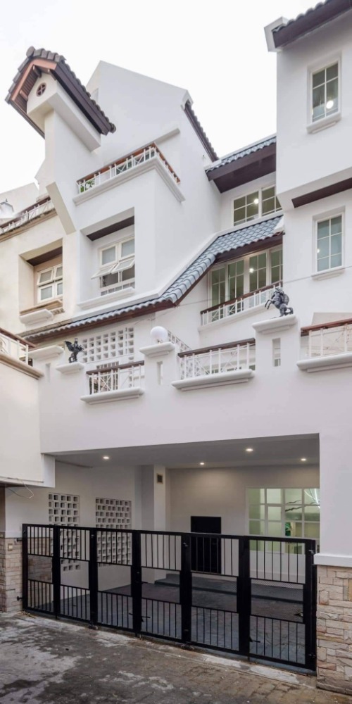 ❖ Ready to move in ❖ townhome 4.5 storey 25.50 sq.w. | 6 beds 2 parking | near Beaconhouse Yamsaard School 1 mins, MRT Lat Phrao Station 5 mins, St. John's University 8 mins ❖ Ready to move in ❖ townhome 4.5 storey 25.50 sq.w. | 6 beds 2 parking | near Beaconhouse Yamsaard School 1 mins, MRT Lat Phrao Station 5 mins, St. John's University 8 mins