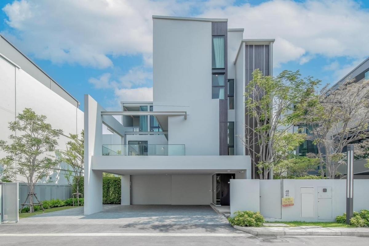 Luxury 3 Storey House with Private Lift for Rent at VIVE 2 Krungthep Kreetha Near Wellington College and Expressway Luxury 3 Storey House with Private Lift for Rent at VIVE 2 Krungthep Kreetha Near Wellington College and Expressway