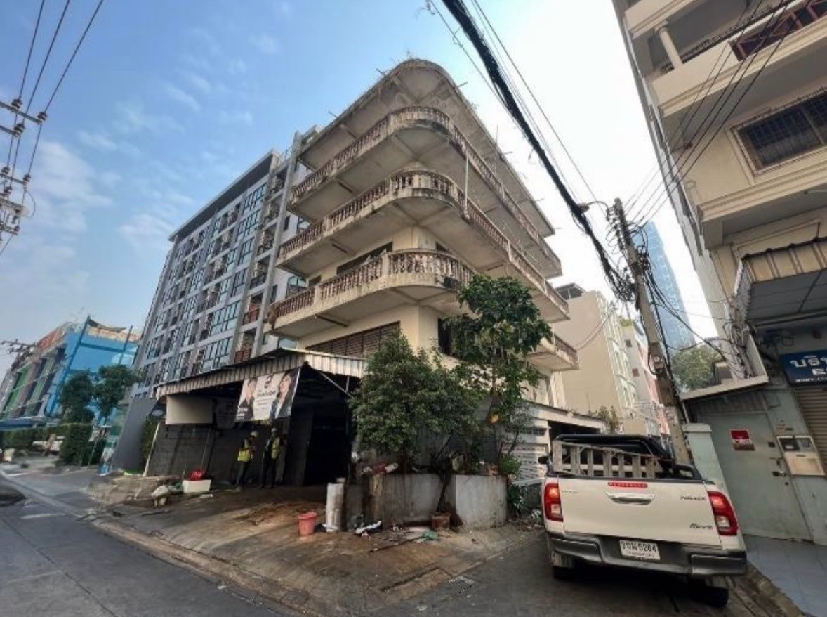 Sale 95.9MB 608SQM House Office in CBD ICONSIAM 100 m. BTS Krungthon 15 min Sathorn Silom Lumpini Park 