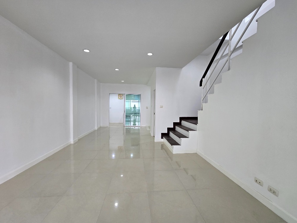 ขายทาวน์โฮม3ชั้น รีโนเวทใหม่My Place นวมินทร์70แยก11 ใกล้โรงเรียน บดินทรเดชา2 – รูปที่ 4