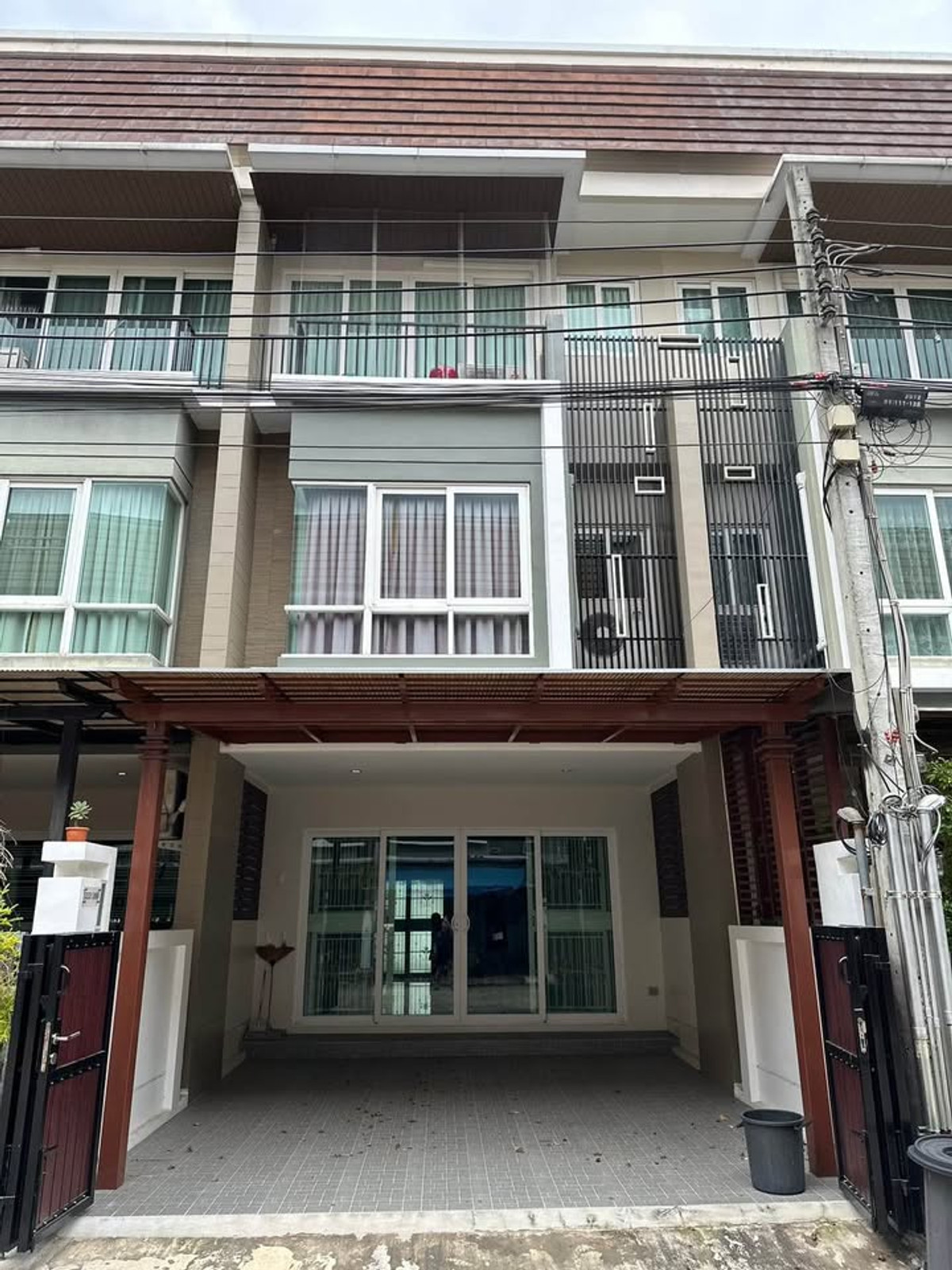 ให้เช่าทาวน์โฮม 3 ชั้น โครงการ Urban Sathorn ราชพฤกษ์ (Moderna Villa) ให้เช่าทาวน์โฮม 3 ชั้น โครงการ Urban Sathorn ราชพฤกษ์ (Moderna Villa)