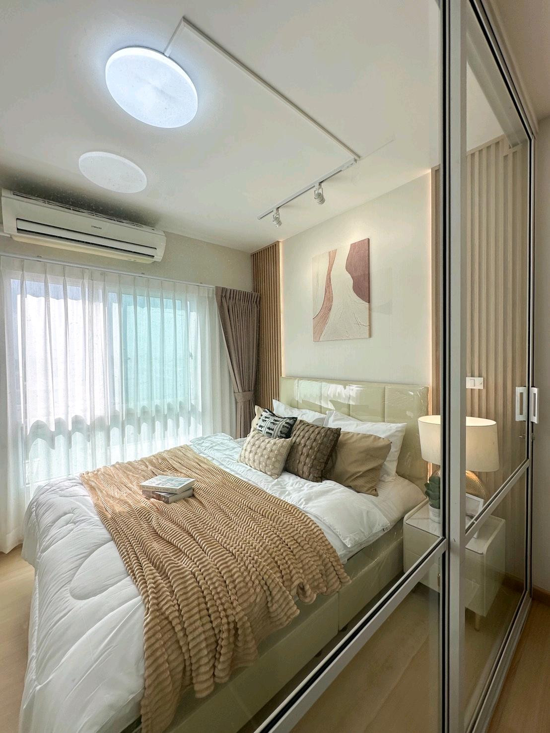 Condo for sale, Unio Charan 3, low rise condo, located in Building E, 3rd floor, near the BTS station. There is a shuttle in front of the alley in the morning. Furniture as shown in the picture, new throughout the room, south side, near juristic person. E Condo for sale, Unio Charan 3, low rise condo, located in Building E, 3rd floor, near the BTS station. There is a shuttle in front of the alley in the morning. Furniture as shown in the picture, new throughout the room, south side, near juristic person. E