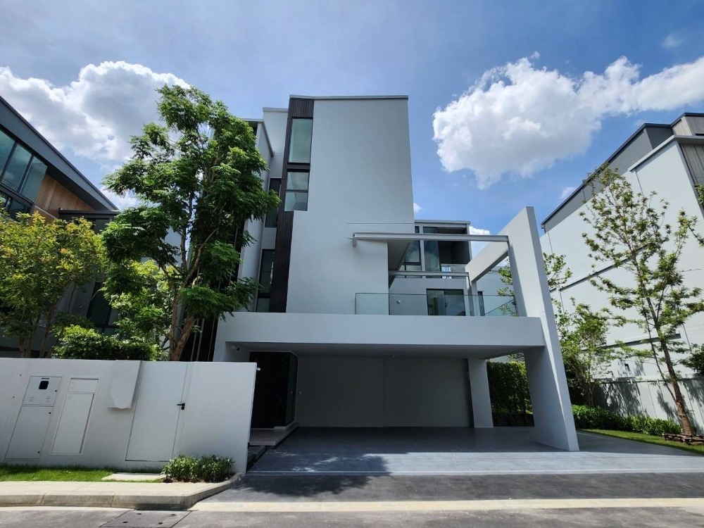 ♦ Beyond Loft ♦ Single house 3 Storey 86.40 sq.w. 421 sq.m. | 4 Beds, 4 Parking​ | Single house near Wellington International School 2 mins., Market Place 6 mins., Sirindhorn  Hospital 7 mins, ARL Hua Mak 9 mins.