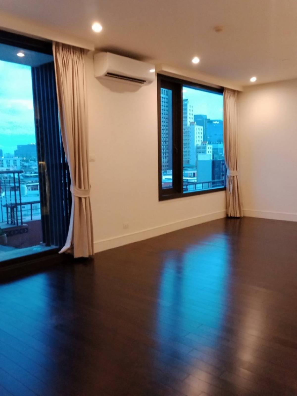 📢👇Sell with tenant til 7 September 2027
Special petfriendly unit at Aguston , the only unit with big balcony and your own small garden. Located in Em district, just behind Emsphere and has short cut to MRT Queen Sirikit and Park. 📢👇Sell with tenant til 7 September 2027
Special petfriendly unit at Aguston , the only unit with big balcony and your own small garden. Located in Em district, just behind Emsphere and has short cut to MRT Queen Sirikit and Park.