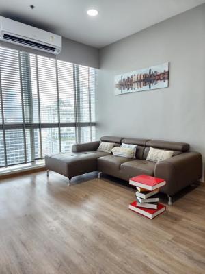 📢👇 Just 100% fully Renovated: new flooring, new lighting, new wallpaper , new furniture, new kitchen, new A/C