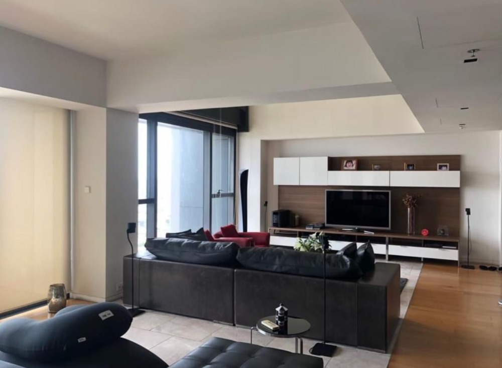 ❖ Duplex Type ❖ ตึก D ชั้น 40+ | 4 ห้องนอน 5 ห้องน้ำ 366.00 ตร.ม. | คอนโดใกล้ รพ. BNH 3 นาที, รร.เซนต์โยเซฟคอนเวนต์ 4 นาที, BTS ช่องนนทรี 4 นาที
