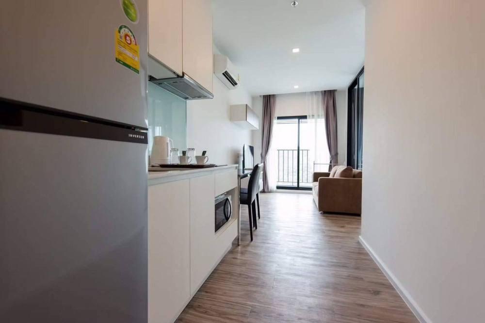 Condo for rent, beautiful room, clean, short rental. This short contract has a garden. Condo for rent, beautiful room, clean, short rental. This short contract has a garden.