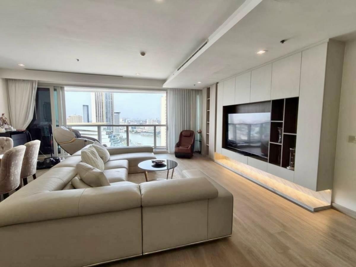 Living in luxury project with huge river view and Icon Siam, corner unit, long balcony, fully furnished