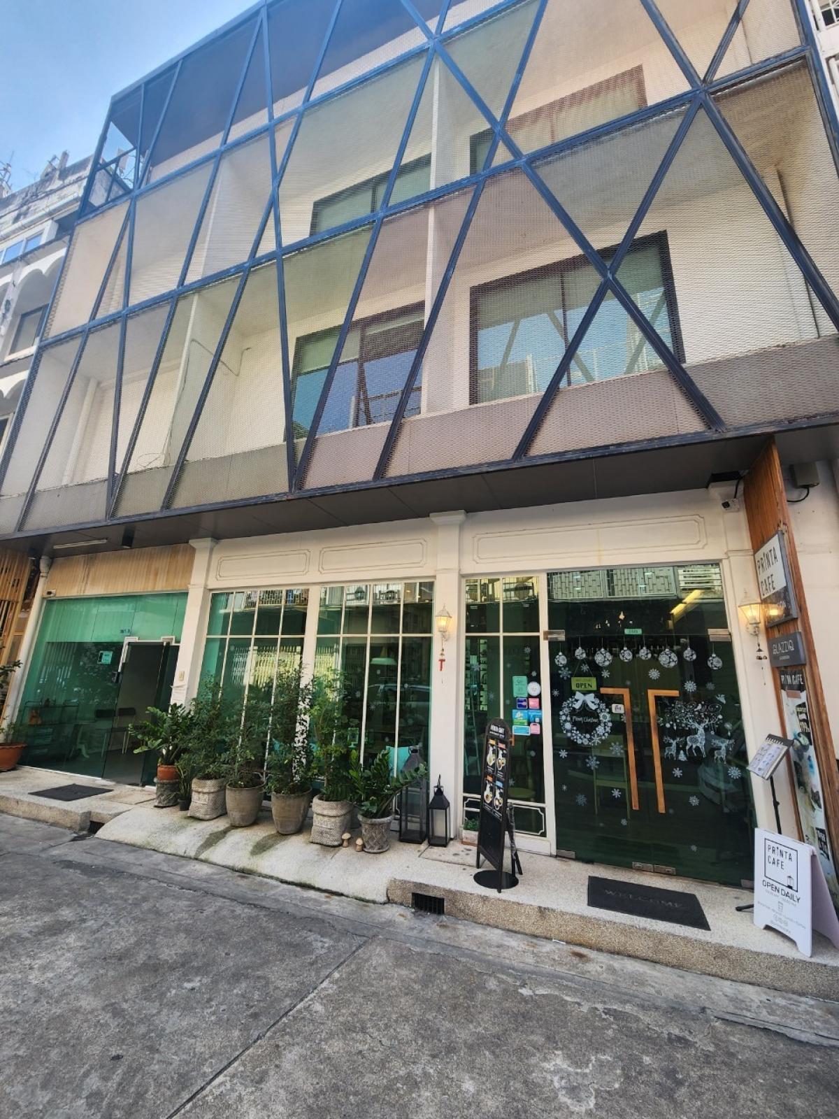 ปล่อยเช่าตึกแถวหลังวัดแขก เฉพาะบริเวณ ชั้น 1 สามารถทำคาเฟ่ ร้านอาหารได้ (ซอยตัน ไม่มีที่จอดรถ)