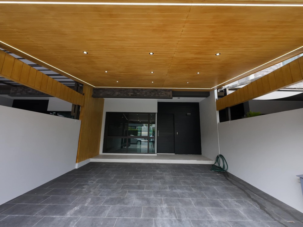 ♦ Luxury Townhome ♦ 3 Storey, 2 Bedrooms, 4 Bathrooms | 29.50 sq.w., 220.00 sq.m. | Near Central Ramintra 17 minutes, Sripathum University 15 minutes. ♦ Luxury Townhome ♦ 3 Storey, 2 Bedrooms, 4 Bathrooms | 29.50 sq.w., 220.00 sq.m. | Near Central Ramintra 17 minutes, Sripathum University 15 minutes.