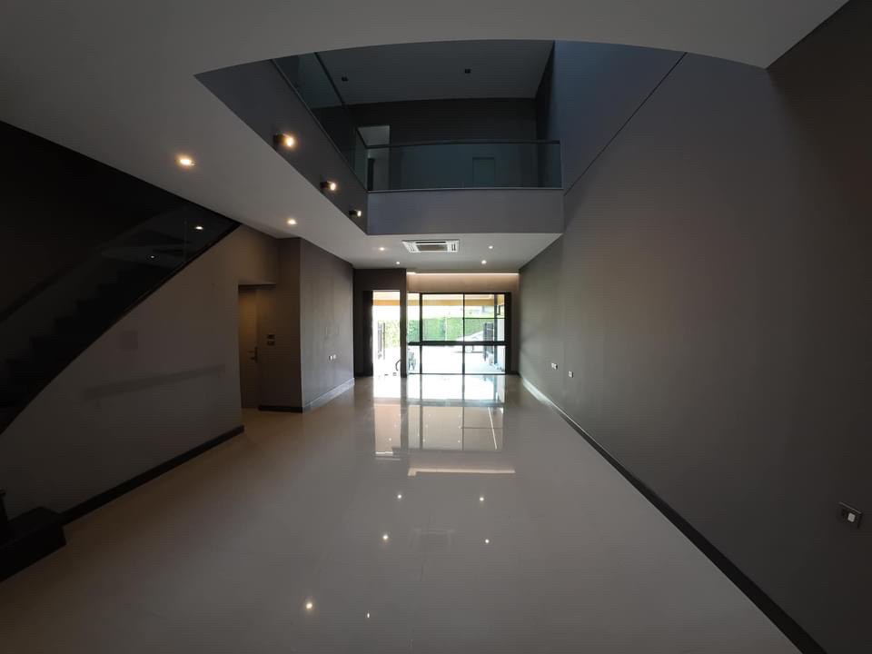 ♦ Luxury Townhome ♦ 3 ชั้น 2 ห้องนอน 4 ห้องน้ำ | 29.50 ตร.ว. 220.00 ตร.ม. | ใกล้ เซ็นทรัล รามอินทรา 17 นาที, ม.ศรีปทุม 15 นาที – รูปที่ 3