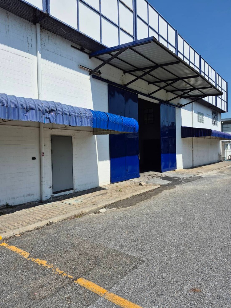 Warehouse for rent, 2 floors, good condition, strong, good location, 1,200 sq m., Soi Udomsuk 37, near Bangna Expressway Warehouse for rent, 2 floors, good condition, strong, good location, 1,200 sq m., Soi Udomsuk 37, near Bangna Expressway