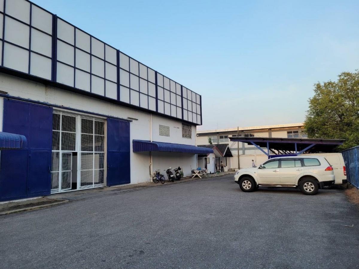 Rent a warehouse of 1,200 square meters, Soi Udom Suk, Sukhumvit 103, good location near the expressway, convenient transportation Rent a warehouse of 1,200 square meters, Soi Udom Suk, Sukhumvit 103, good location near the expressway, convenient transportation