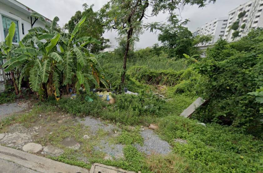 Urgent sale, vacant land, 100 square wah, Soi Ram Intra 65, Intersection 19, near the BTS, near the expressway