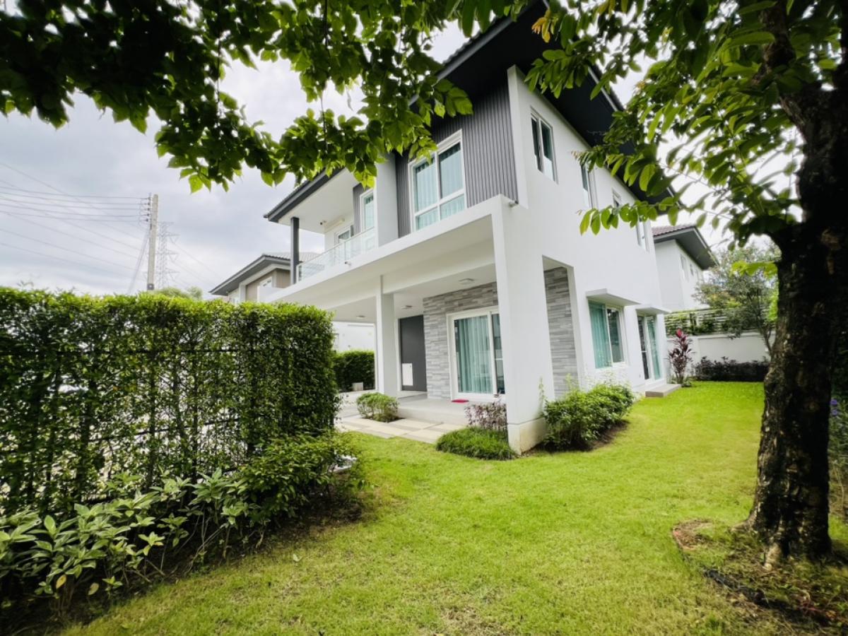 New house for rent in a safe project, near Varee International School, UCIS, Central Festival Chiang Mai, quiet, shady, safe. New house for rent in a safe project, near Varee International School, UCIS, Central Festival Chiang Mai, quiet, shady, safe.