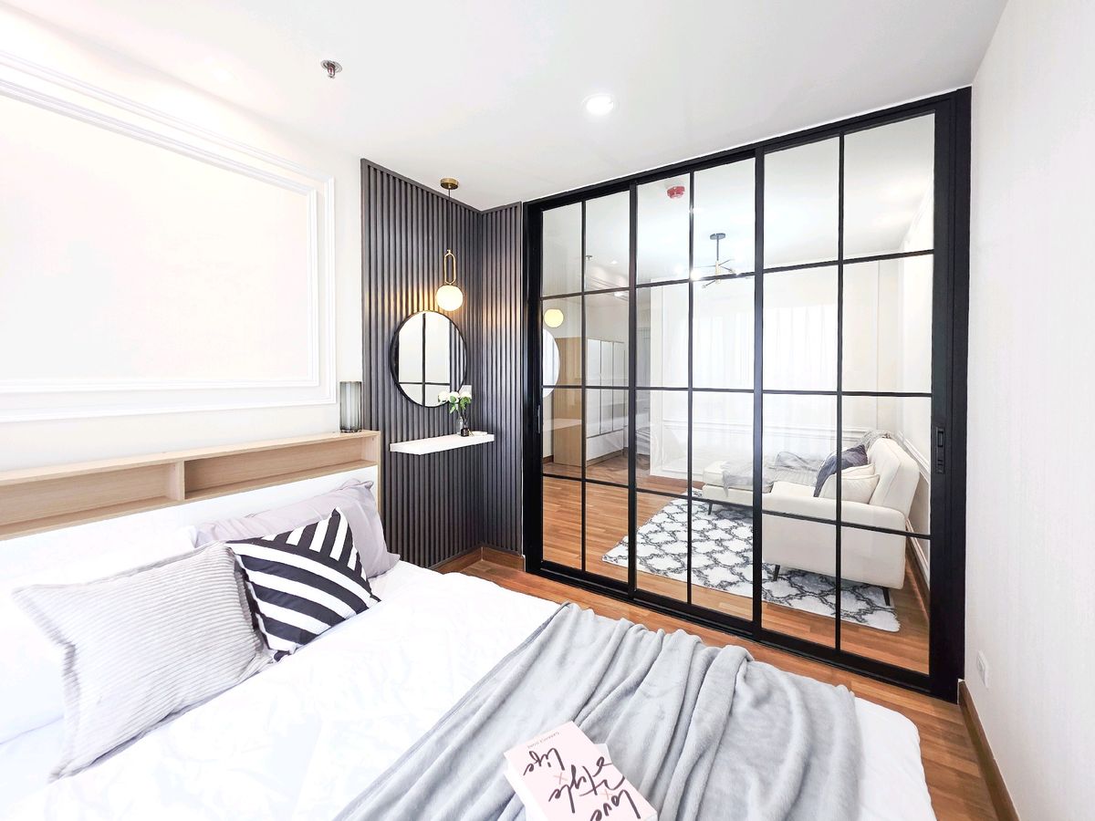 Fully Furnished, clean, ready to move in 🚅 Great location, next to Bang Son MRT