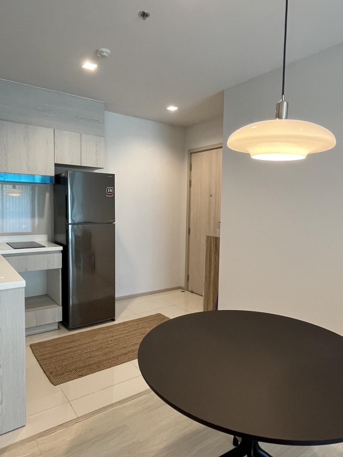 For sale Life one wireless 1 bedroom 45sqm selling price 7.5 mb rainy 0818895470whatapp
idline:richierainy