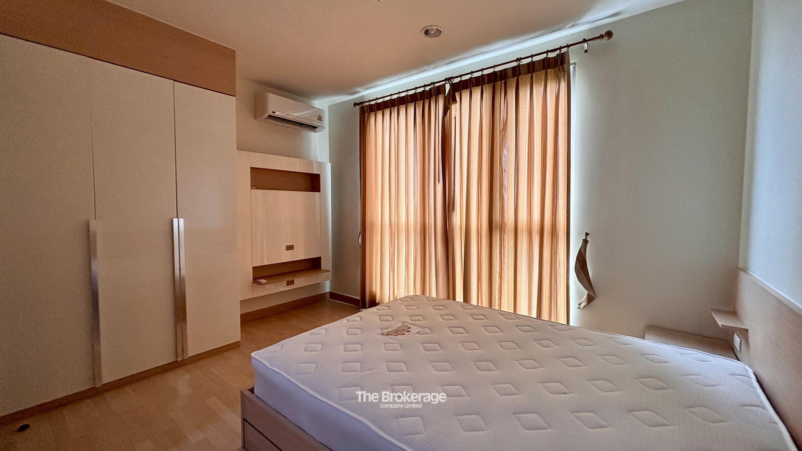 ขายด่วน! คอนโด ริธึ่ม รัชดา (Rhythm Ratchada) 1 ห้องนอน 1 ห้องน้ำ 36 ตร.ม. 3,090,000 บาท ติดต่อไลน์: @thebrokerage ขายด่วน! คอนโด ริธึ่ม รัชดา (Rhythm Ratchada) 1 ห้องนอน 1 ห้องน้ำ 36 ตร.ม. 3,090,000 บาท ติดต่อไลน์: @thebrokerage