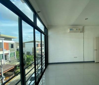 ขาย ทาวน์โฮม ซิกเนเจอร์ กัลปพฤกษ์  220 ตรม. 25.6 ตร.วาขาย4, 500,000บาท