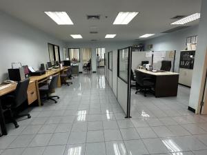 The office at Central City Tower 🌟PN-00006347🌟