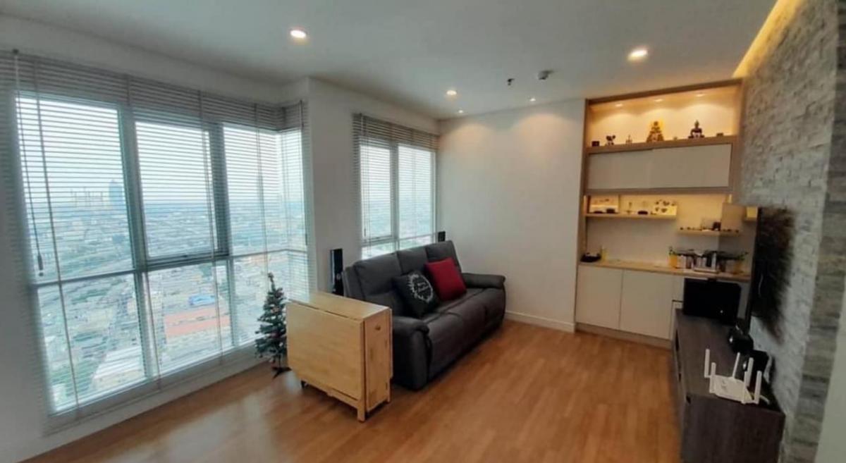 📢👇Sell with tenant til November 26
Luxury room loft style high floor, 360 Panorama Bangkoksplendid view surrounded by the Chao Phraya River, near Central Rama 3,