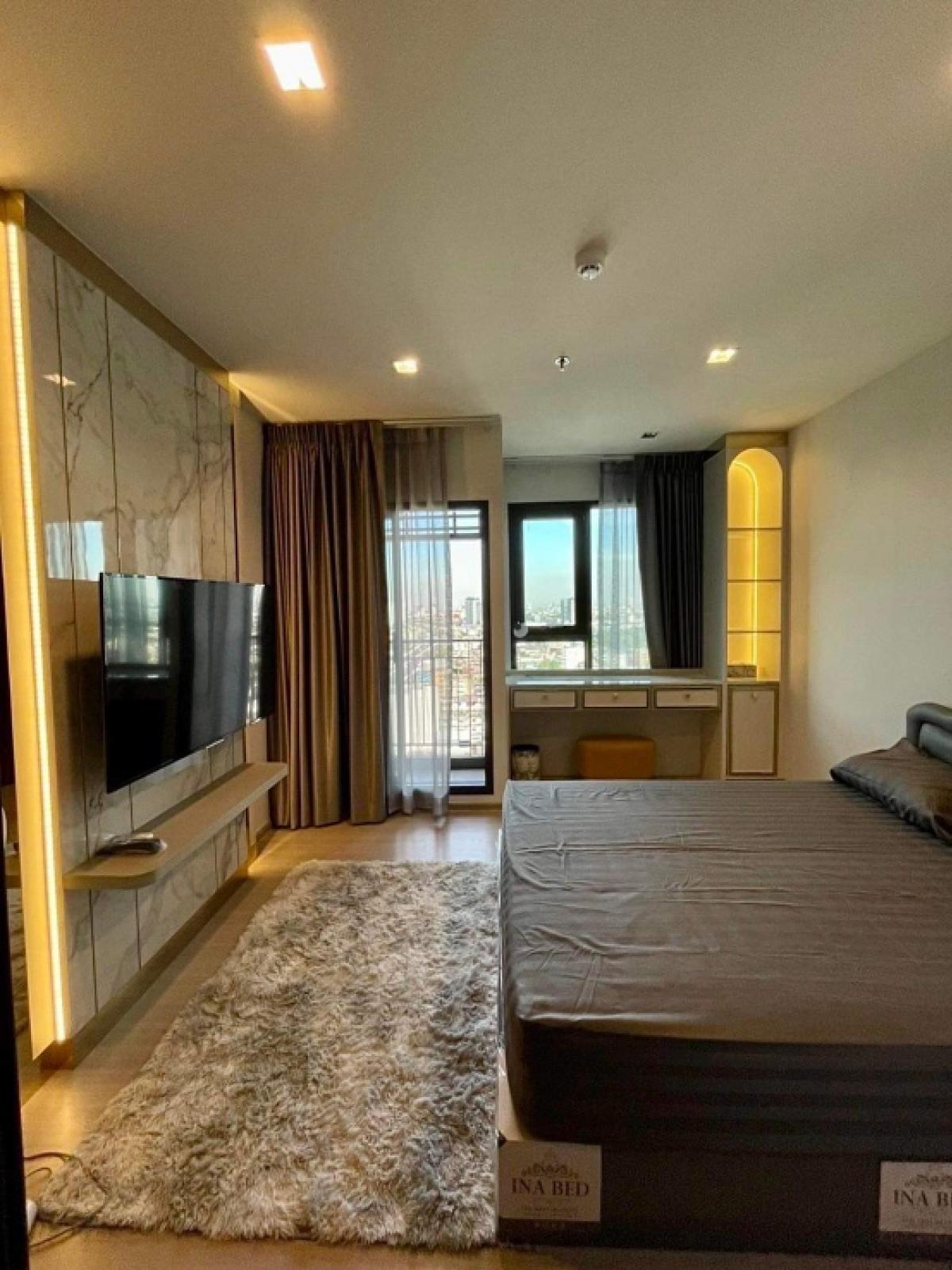 Life Sathorn Sierra BTS Talat Phlu/ Talat Phlu