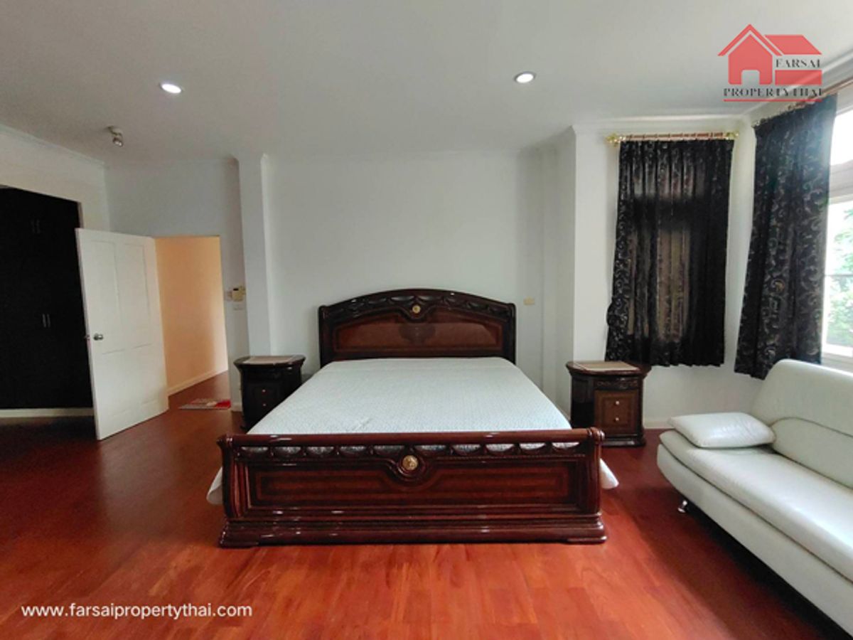 ให้เช่าบ้านเดี่ยวหรู 2ชั้นเนื้อที่ 140ตร.ว พื้นที่ใช้สอย 350ตร.ม 3ห้องนอน 4ห้องน้ำ เฟอร์ครบ ถนนเลียบทางด่วน ลาดพร้าว  ราคาเช่า 95,000 บ/ด – รูปที่ 3