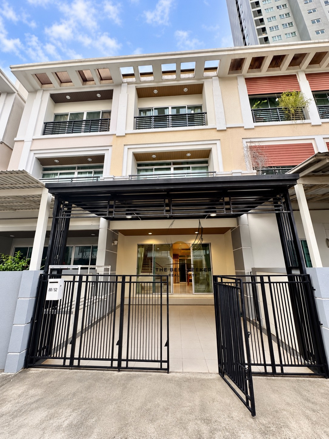 Baan Klang Muang Sathorn-Taksin 1 Urbanion Baan Klang Muang Sathorn-Taksin 1 Urbanion