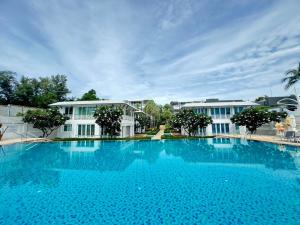 บ้านปลายหาดขาว