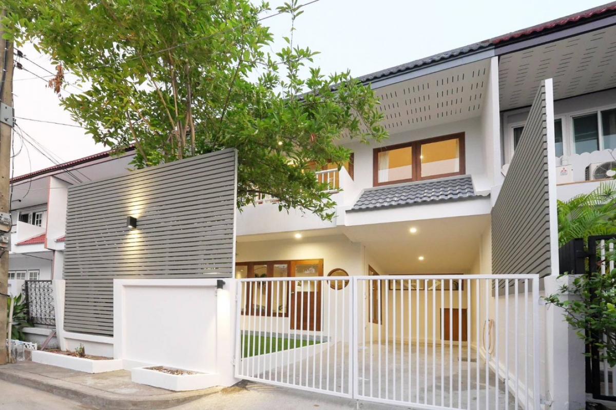 📢👇ขายพร้อมผู้เช่า สัญญาสิ้นสุด กรกฏาคม 2570
Townhouse 2ชั้น ซ.ปรีดี 3 ห้องนอน เฟอร์นิเจอร์ครบ ตกแต่งสวย 📢👇ขายพร้อมผู้เช่า สัญญาสิ้นสุด กรกฏาคม 2570
Townhouse 2ชั้น ซ.ปรีดี 3 ห้องนอน เฟอร์นิเจอร์ครบ ตกแต่งสวย