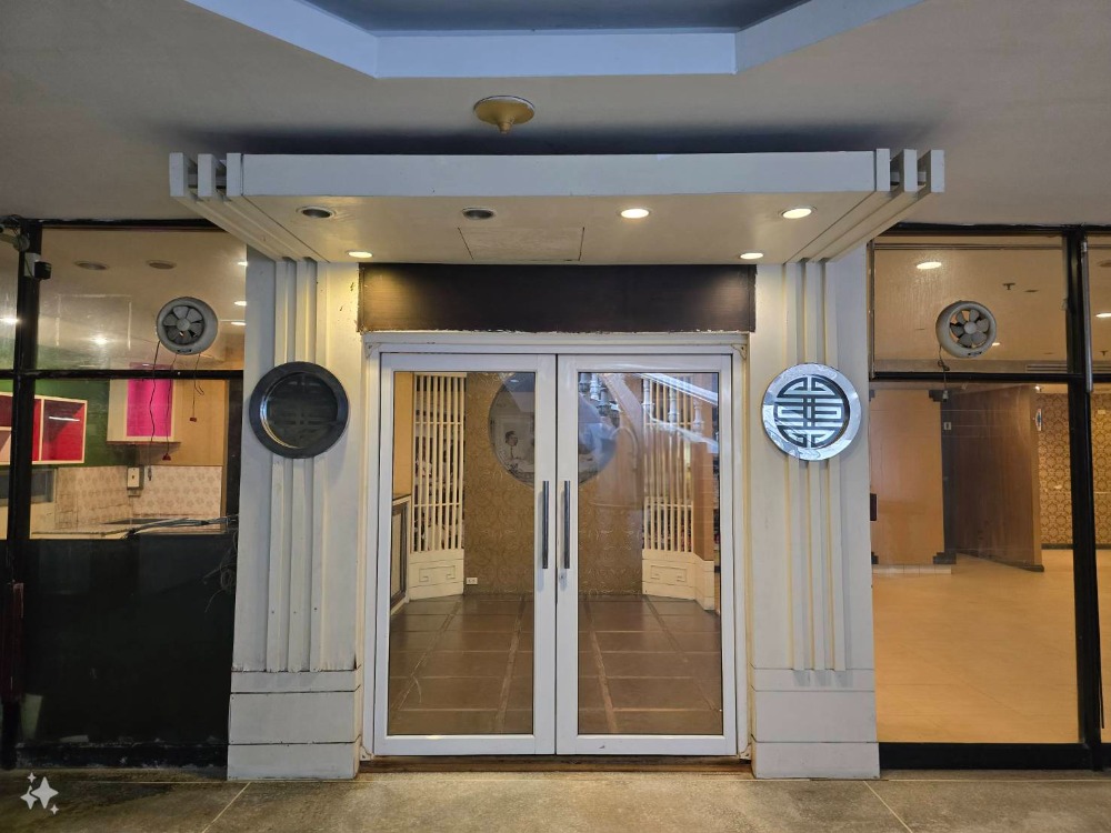 Restaurant for RENT in the heart of Silom/Sathorn district, Bangkok Restaurant for RENT in the heart of Silom/Sathorn district, Bangkok