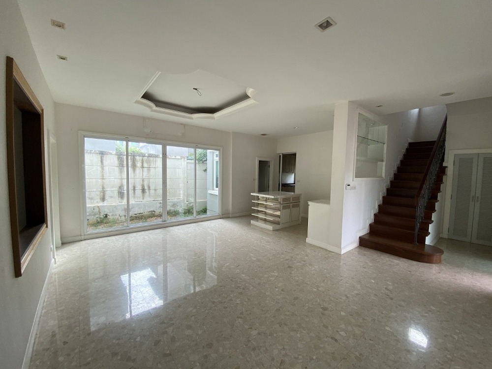 House for sale: Grand Bangkok Boulevard Rama 9 - Srinakarin