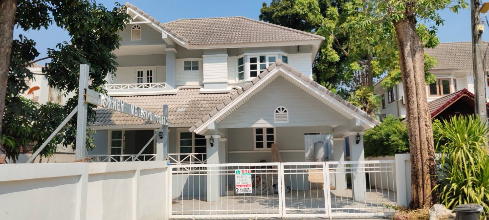 ขาย บ้านสวย หลังริม 76​ ตรว. สไตล์​มินิมอล​ หมู่บ้าน ณ บุรี  ถ.สุเหร่า​คลองหนึ่ง​  ใกล้ ถ.ปัญญาอินทรา