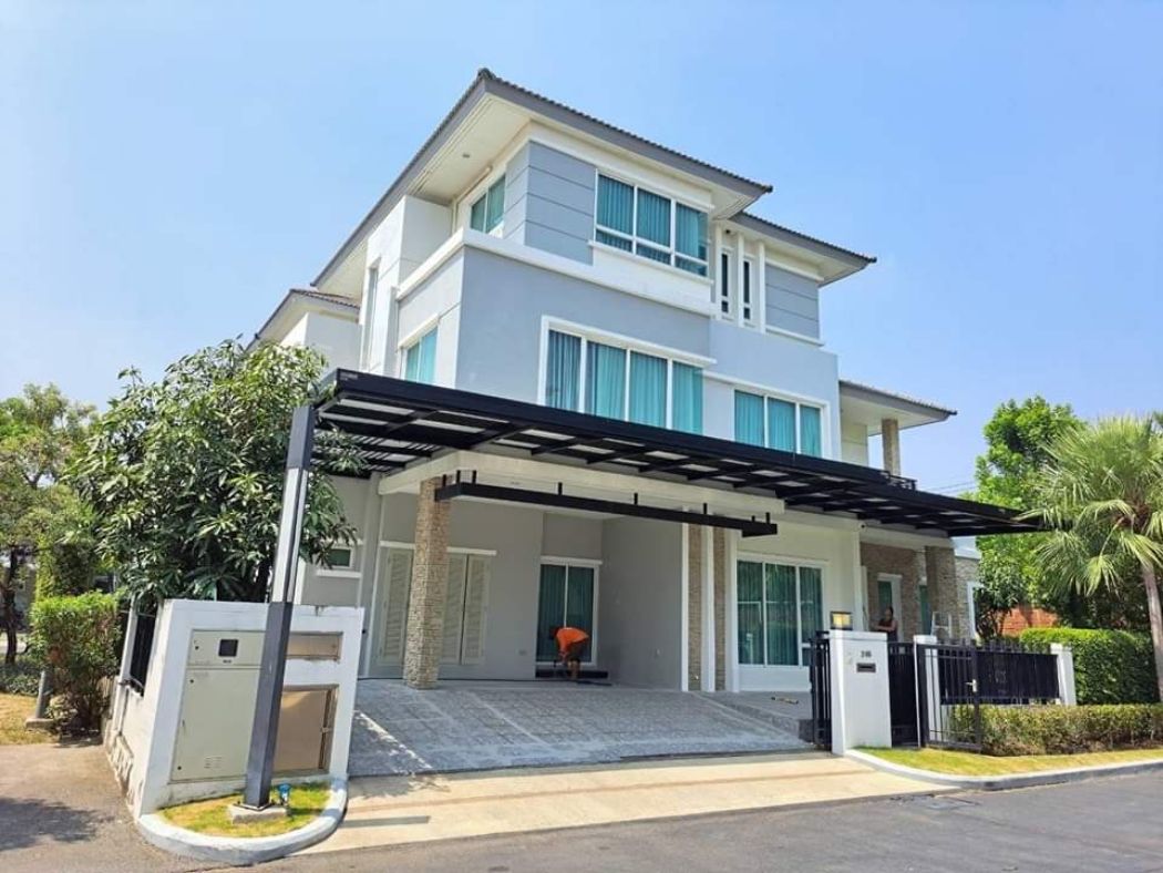 ขาย บ้านเดี่ยว บางกอก บูเลอวาร์ด พระราม9 ศรีนครินทร์ 450 ตรม. 105 ตร.วา ขาย บ้านเดี่ยว บางกอก บูเลอวาร์ด พระราม9 ศรีนครินทร์ 450 ตรม. 105 ตร.วา
