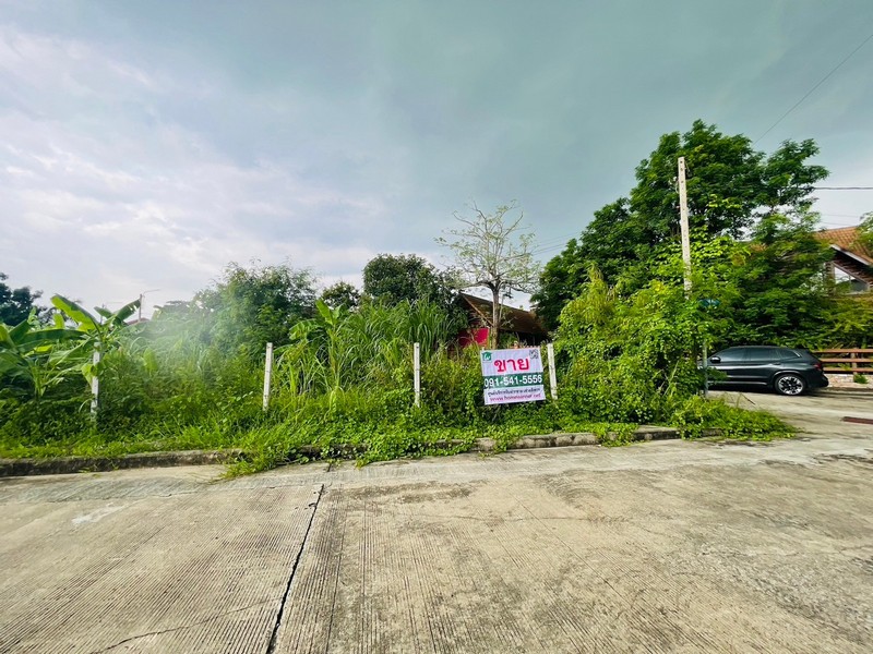 Land for sale, 113 sq m, corner plot, road access on 2 sides, Panya Lake Home Village, Nimit Mai 28, quiet, clean, fairly wide road Land for sale, 113 sq m, corner plot, road access on 2 sides, Panya Lake Home Village, Nimit Mai 28, quiet, clean, fairly wide road