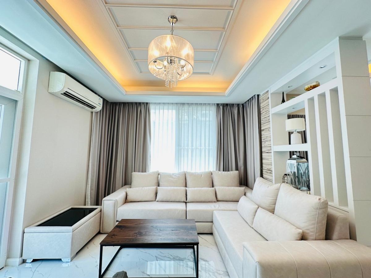 ให้เช่าบ้านเดี่ยววรารมย์พรีเมี่ยมวัชรพลจตุโชติ สวย Luxury พร้อมสระว่ายน้ำส่วนตัว🏄‍♀️💸🎊獨棟出租，Vararom Premium Watcharapol Chatuchot，美麗，豪華，帶私人游泳池 – รูปที่ 3