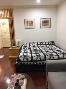 President Place Condo for rent
