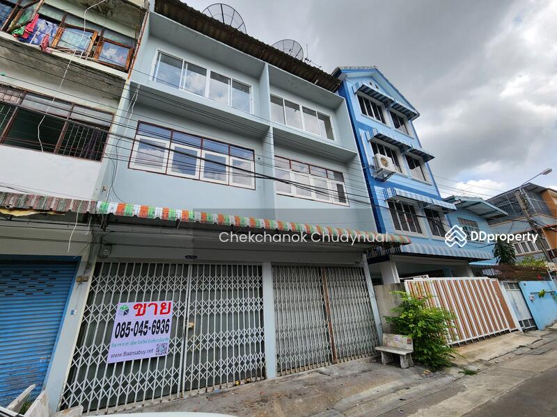 For sale: 3-storey, 2-unit shophouse, Charan 25, land area 27 sq m, usable area 324 sq m, 3 bedrooms, 3 bathrooms, urgent 6.2 million baht.